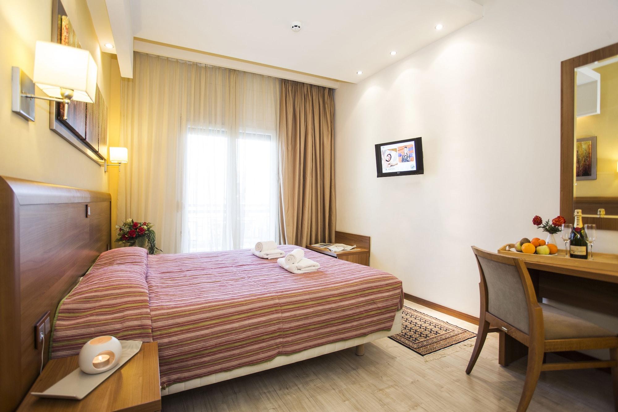 Pefka Hotel Солун Екстериор снимка